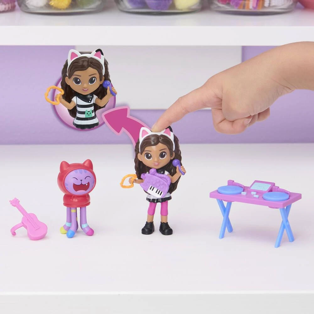 SPIN MASTER GABBY ET LA MAISON MAGIQUE - PACK 2 FIGURINES ET ACCESSOIRES KARAOKE 5 SPIN MASTER GABBY ET LA MAISON MAGIQUE - PACK 2 FIGURINES ET ACCESSOIRES KARAOKE – Image 5