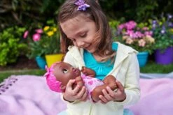 MATTEL MY GARDEN BABY - POUPON BÉBÉ PAPILLON FRAISE SE RÉGALE -Magasin De Jouets Intelligent e74dc91d4fdb3456cfd381389a54e92fa00abe30 41000598 06